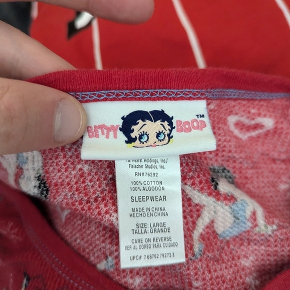 Betty Boop Sleepwear Christmas Sleep Button heart Shirt Top size woman's Large - Picture 5 of 5